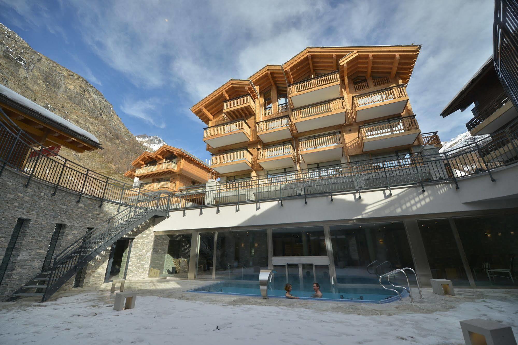 Alpenhotel Fleurs de Zermatt Exterior foto